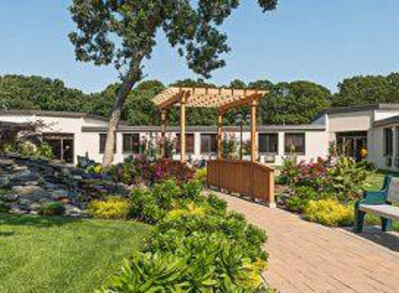 The Arbors Assisted Living at Bohemia - Bohemia, NY