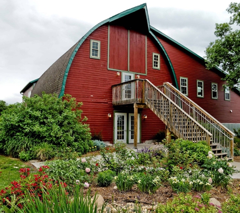 Rustic Oaks Event Venue - Moorhead, MN