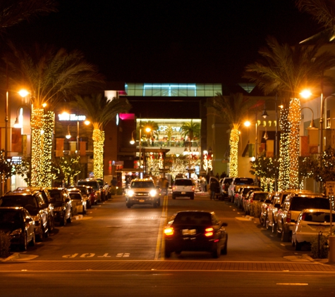 Christmas King Light Install Pros Huntington Beach - Huntington Beach, CA