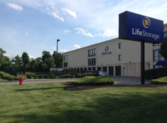 Life Storage - Piscataway, NJ