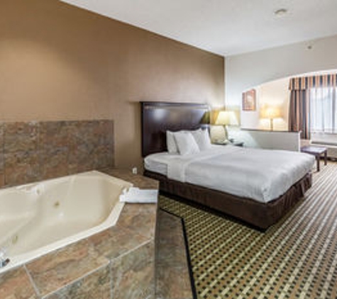 Quality Suites Burleson - Ft. Worth - Burleson, TX