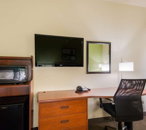 SureStay Plus by Best Western San Antonio SeaWorld - San Antonio, TX