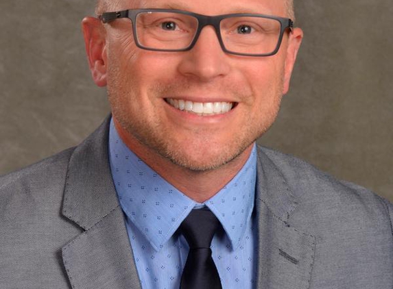 Edward Jones - Financial Advisor: Chris Lee, AAMS™ - Tiffin, OH