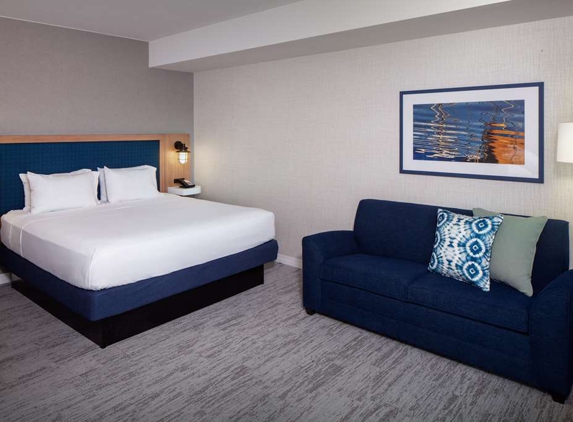 Hampton Inn Boston Seaport District - Boston, MA