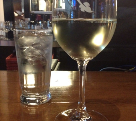 Cru Wine Bar-Dallas Love Field - Dallas, TX