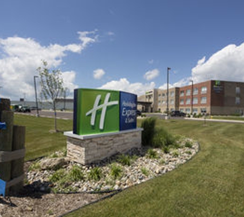 Holiday Inn Express & Suites Monroe - Monroe, MI