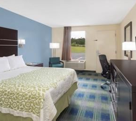 Days Inn by Wyndham Newberry - Newberry, SC