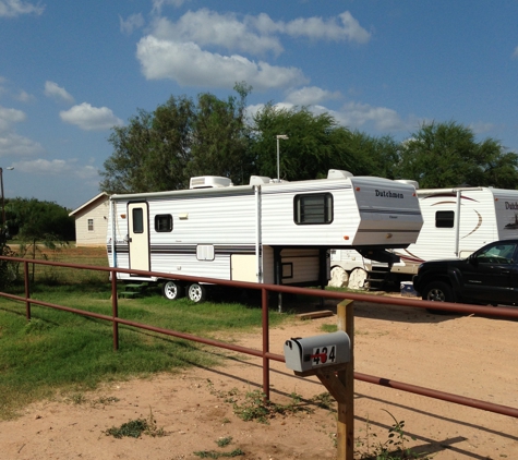 Easy Breeze RV Park - Dilley, TX