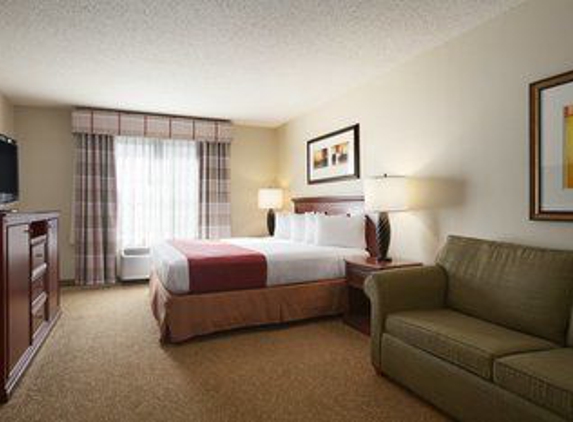 Country Inns & Suites - Bismarck, ND