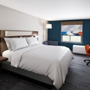 Holiday Inn Express & Suites Sarasota Bradenton by IHG - Hotels