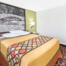 Super 8 by Wyndham Moberly MO - Hotels