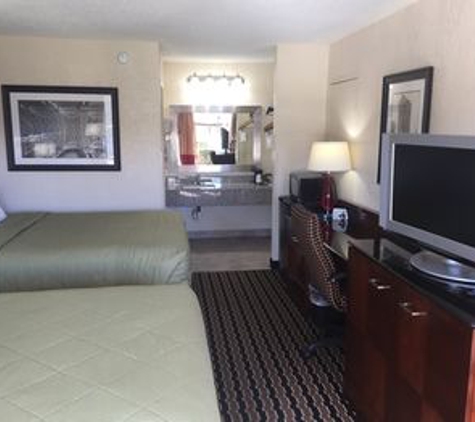 Days Inn by Wyndham Charlotte Airport North - Charlotte, NC