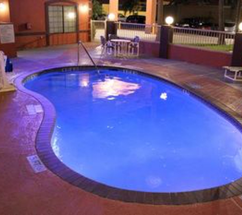 Texas Inn & Suites at La Plaza Mall and McAllen Airport - Mcallen, TX