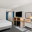 Spark by Hilton Stevensville - Hotels