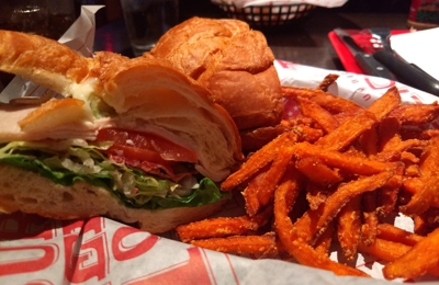 Red Robin Onion Rings, 14 oz (Frozen)