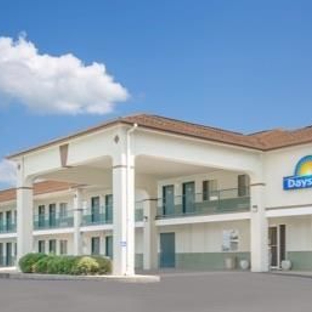 Days Inn by Wyndham Hamilton - Hamilton, AL