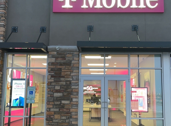 T-Mobile - Bellevue, WI