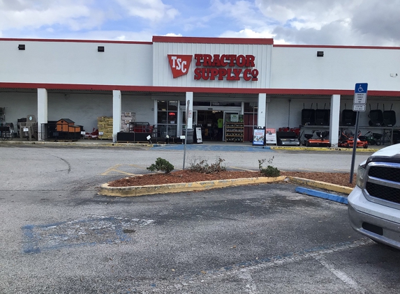 Tractor Supply Co - Lake Wales, FL