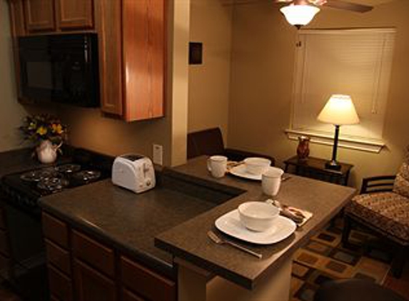 Eagle's Den Suites Cotulla a Travelodge by Wyndham - Cotulla, TX