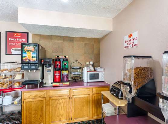 Econo Lodge - Lincoln, NE