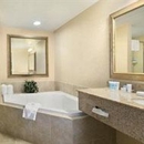 Inn at USC Wyndham Garden - Hotels