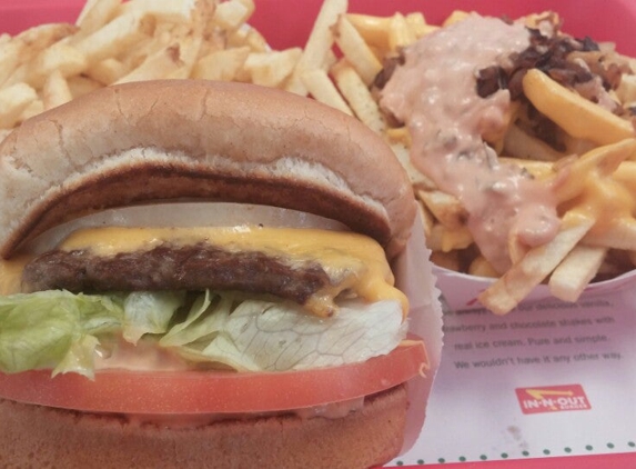 In-N-Out Burger - Corona, CA