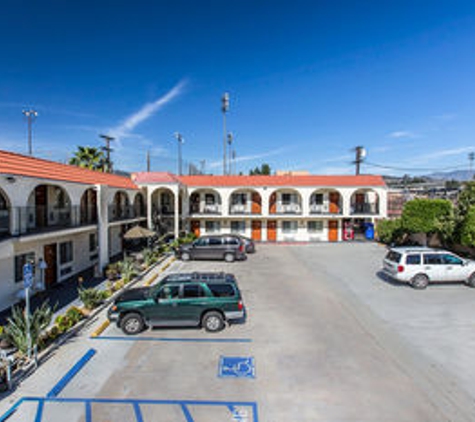 Econo Lodge - Glendale, CA