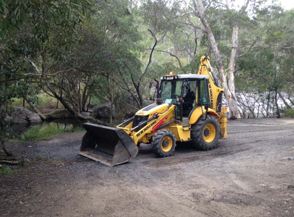 Mareeba Truck & Backhoe Hire - Mareeba, QLD