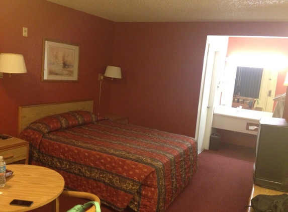 University Inn - Fresno, CA