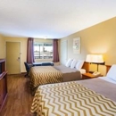 Travelodge by Wyndham Tacoma Near McChord Afb - Hotels