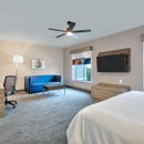 Holiday Inn Express & Suites North Dallas at Preston by IHG - Hotels