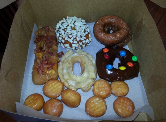 Sweet Apple Donut & Coffee - Alpharetta, GA