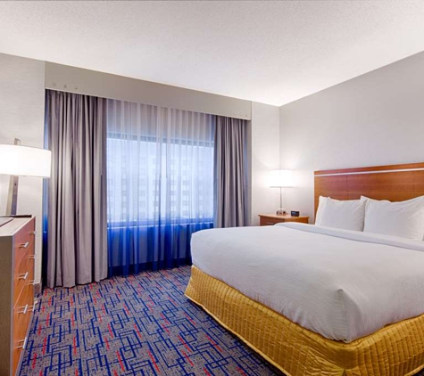 Embassy Suites by Hilton Chicago O'Hare Rosemont - Rosemont, IL