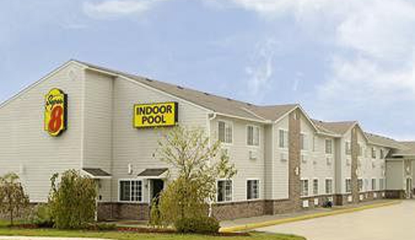 Super 8 by Wyndham Platte City/KCI Airport North - Platte City, MO