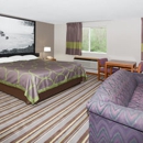 Super 8 by Wyndham Watseka - Motels