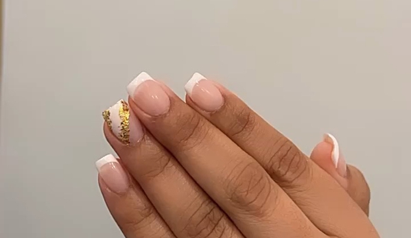 Le Chalan Nail Salon - Bronx, NY. Soft gel
Manicure