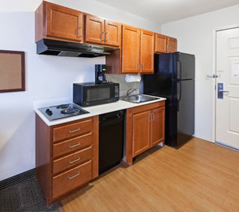 Candlewood Suites Owasso - Owasso, OK