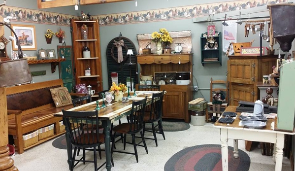 Antiques & Uniques - Wickliffe, OH