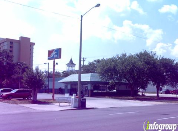 Greyhound Bus Lines - Saint Petersburg, FL