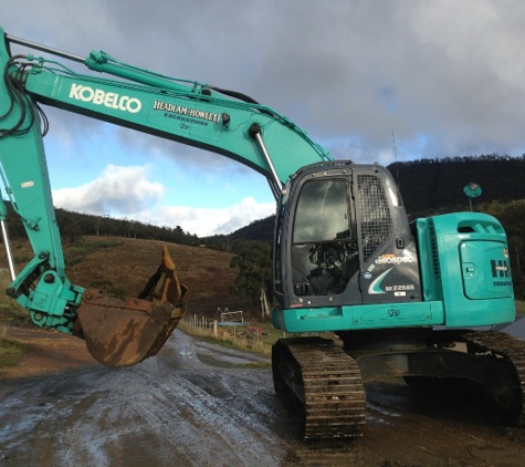 Headlam Howlett Excavations Pty Ltd. 22 Ton Excavator