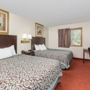 Days Inn & Suites by Wyndham Des Moines Airport - Motels