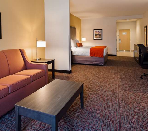 Best Western Plus Elizabethtown Inn & Suites - Elizabethtown, KY