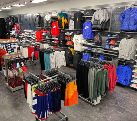 Hibbett Sports - Decatur, GA