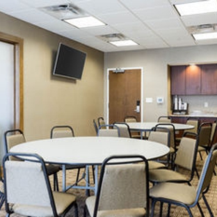 Comfort Inn & Suites - Watford City, ND