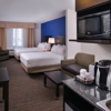 Holiday Inn Express & Suites Bakersfield Airport gallery