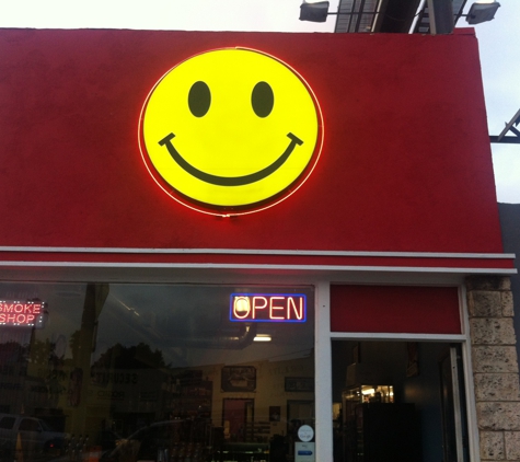 Happy Bros Smoke Shop & Novelty Store - Los Angeles, CA
