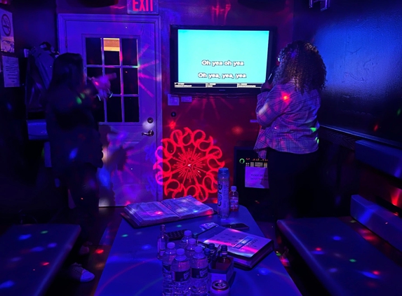 Volume Up Karaoke - Edgewater, NJ