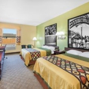 Super 8 by Wyndham Bay City - Motels