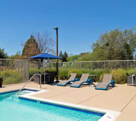 Hampton Inn & Suites Rohnert Park - Sonoma County - Rohnert Park, CA