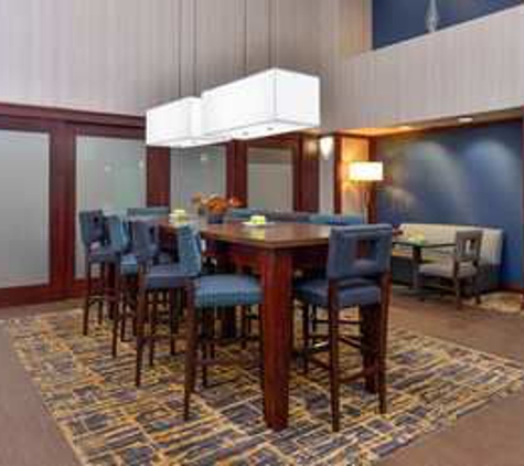 Hampton Inn & Suites Muncie - Muncie, IN